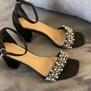 Women's Black Pearl & Rhinestone Block Heel Sandals Size 9